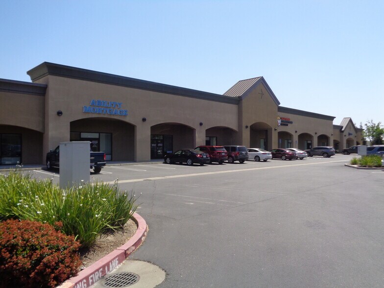 580 N Wilma Ave, Ripon, CA à louer - Photo de l’immeuble – Image 3 sur 5