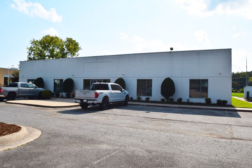 2100 Brookwood Dr, Little Rock, AR à louer - Photo de l’immeuble – Image 2 sur 10