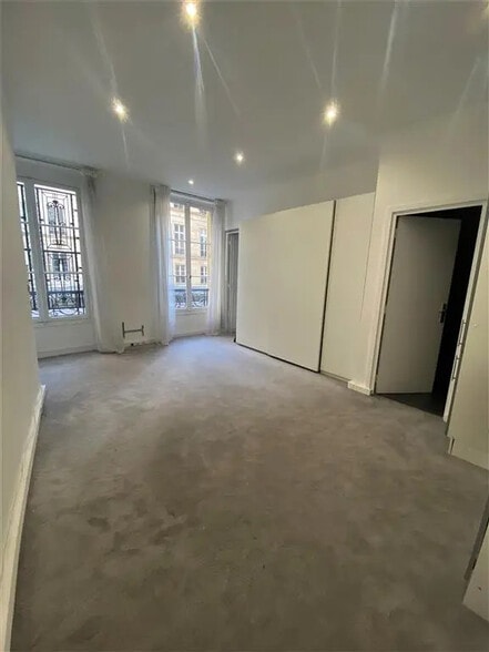 Bureau dans Paris à louer - Photo de l’immeuble – Image 1 sur 9