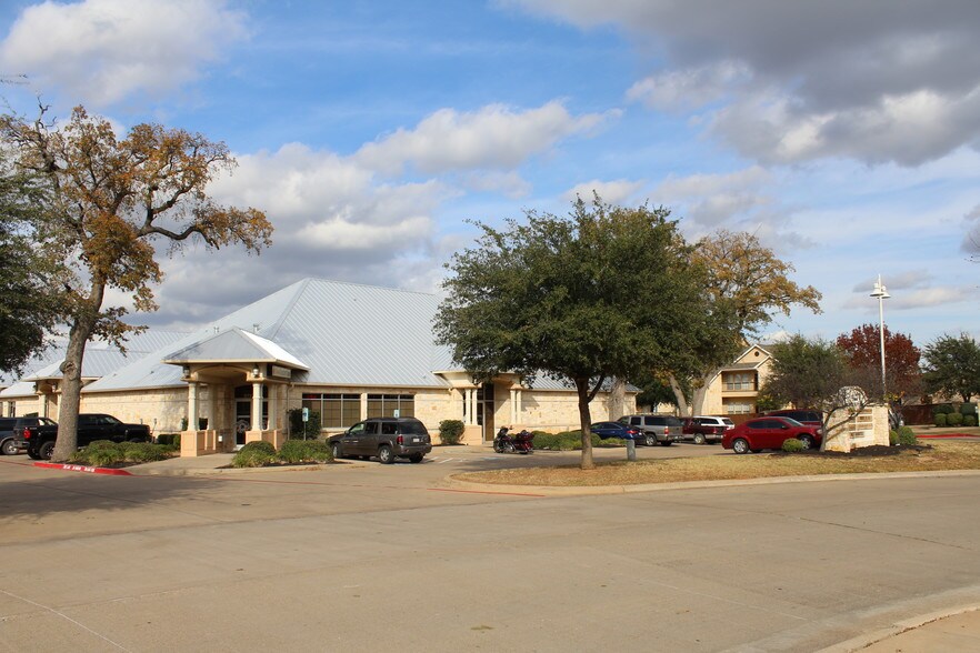 805 Hill Blvd, Granbury, TX à louer - Autre – Image 2 sur 7