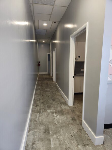 122-138 W Post Rd, White Plains, NY à louer - Photo intérieure – Image 3 sur 13