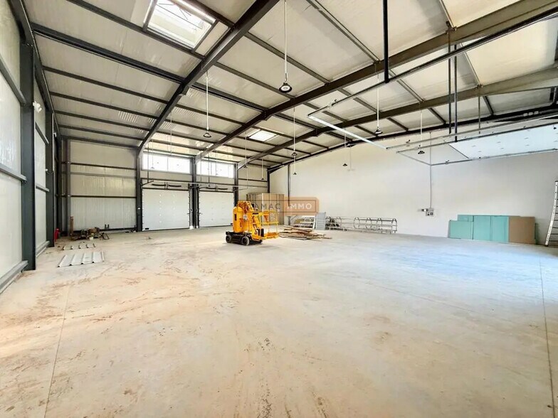 Industriel/Logistique dans Les Arcs à louer - Photo intérieure – Image 2 sur 9