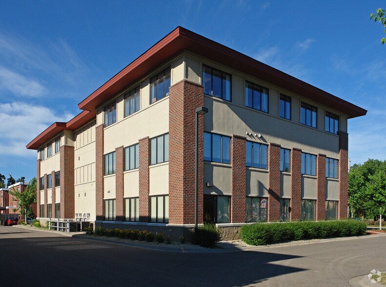 1912 N Lexington Ave, Roseville, MN à vendre - Photo de l’immeuble – Image 3 sur 4