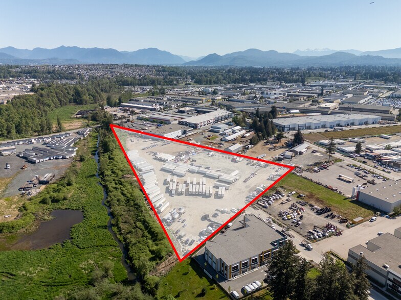 2200 Iron Mills Crt, Abbotsford, BC à louer - Photo principale – Image 1 sur 25