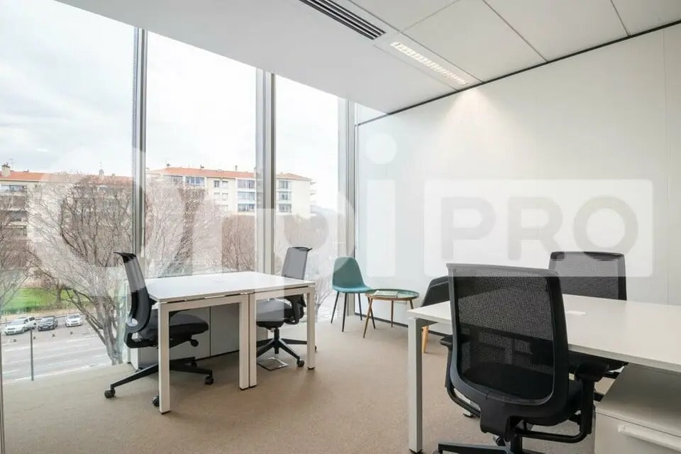  dans Paris à vendre Photo de l’immeuble– Image 1 sur 1