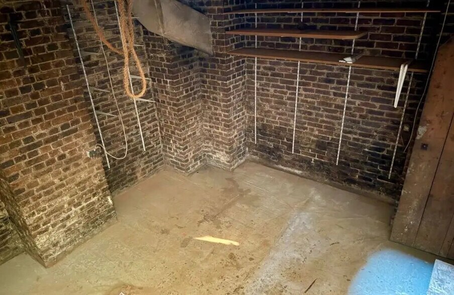 Local commercial dans Paris à louer - Photo de l’immeuble – Image 3 sur 5