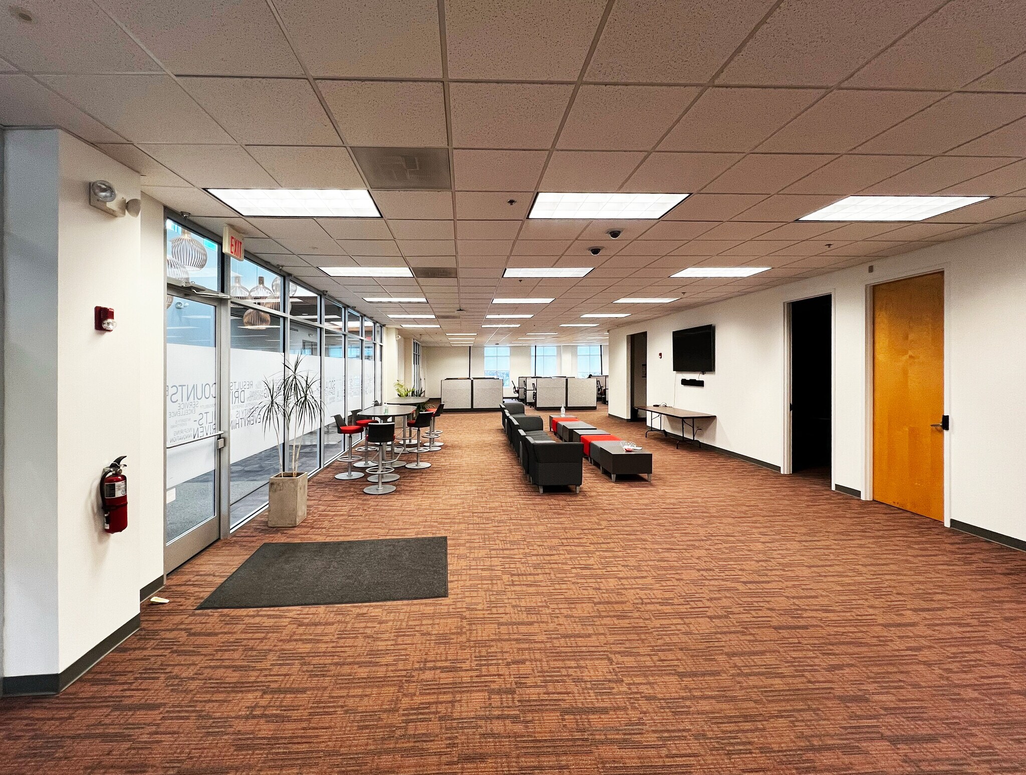 750 Estate Dr, Deerfield, IL à louer Photo intérieure– Image 1 sur 5