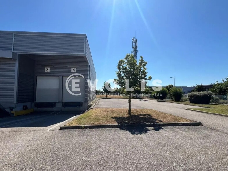 185 B Rue Louise Labbé, Chaponnay à louer - Photo de l’immeuble – Image 2 sur 24