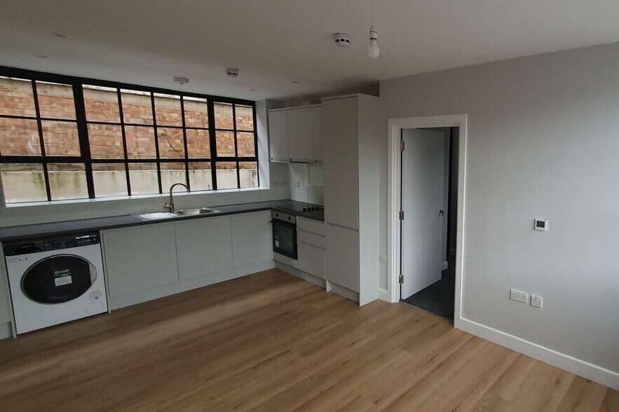 67A Holly Rd, Twickenham à vendre - Photo de l’immeuble – Image 2 sur 3