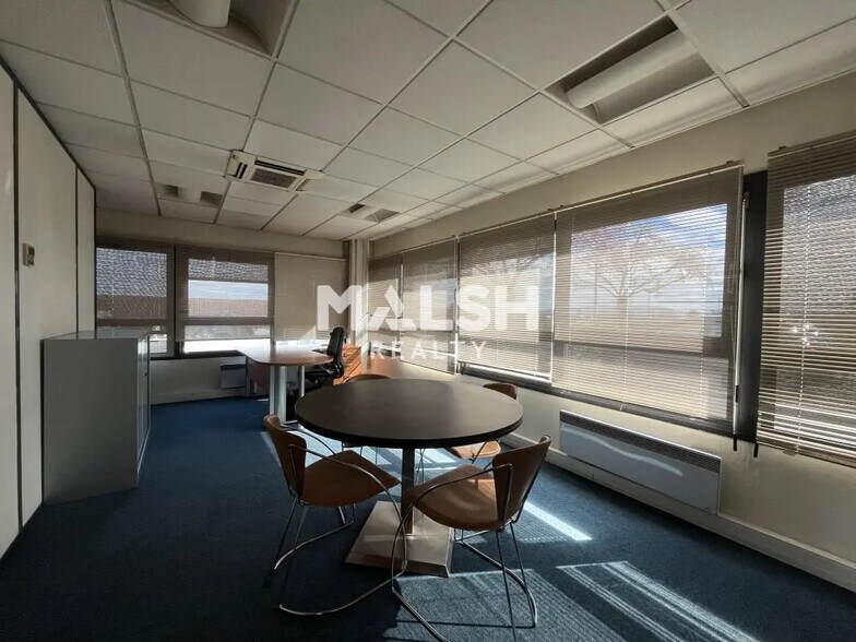 Bureau dans Limas à louer - Photo de l’immeuble – Image 3 sur 15