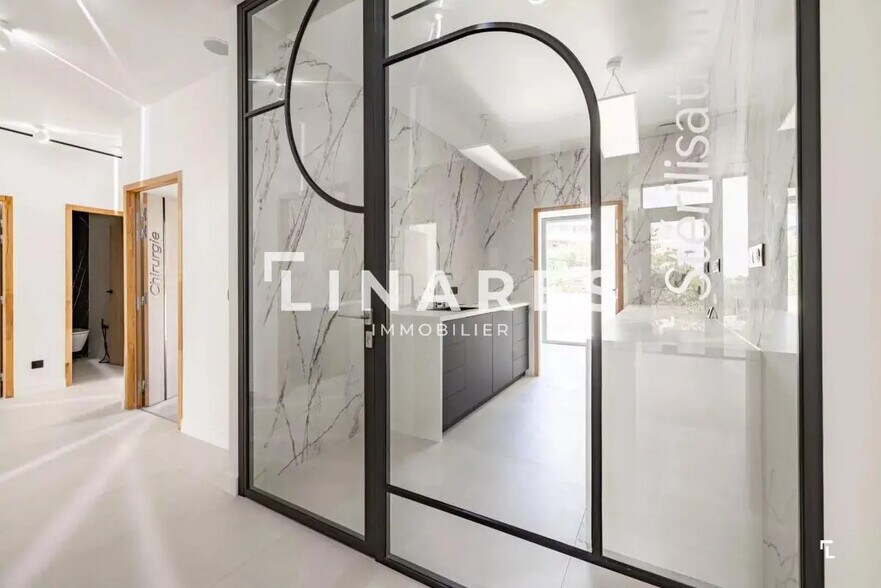 Bureau dans Marseille à louer - Photo de l’immeuble – Image 3 sur 13