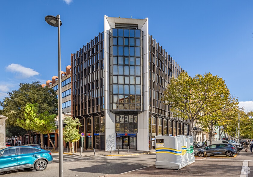 Bureau dans Marseille à louer - Photo de l’immeuble – Image 3 sur 9
