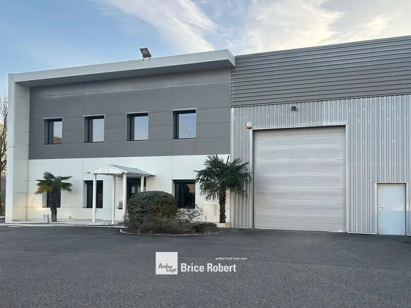 Bureau dans Saint-Priest à louer Photo de l’immeuble– Image 1 sur 5