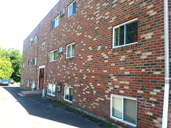 731 Maple Ln, Philadelphia, PA à vendre - Photo principale – Image 1 sur 1