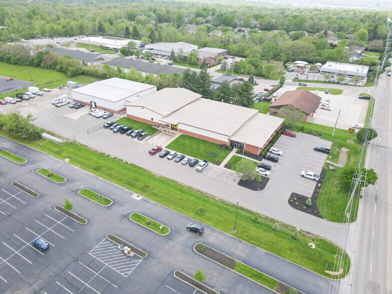 4585 Cornell Rd, Blue Ash, OH à vendre - Photo de l’immeuble – Image 1 sur 25