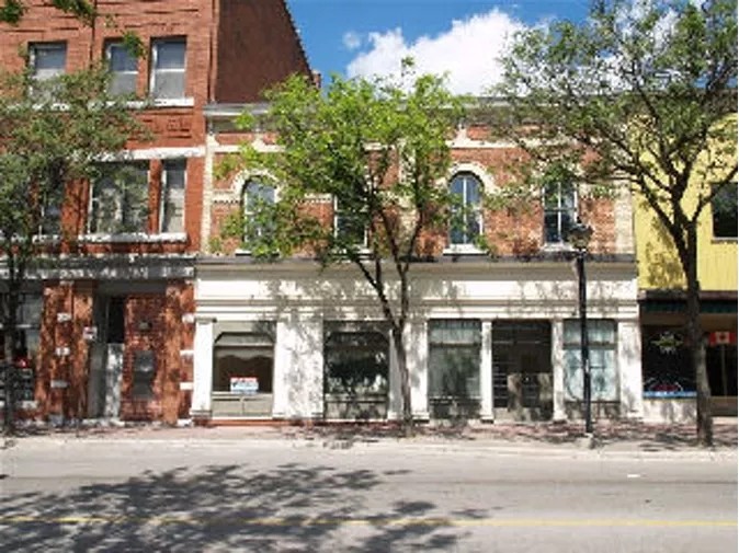 2 Mississaga St E, Orillia, ON à louer - Photo de l’immeuble – Image 3 sur 3