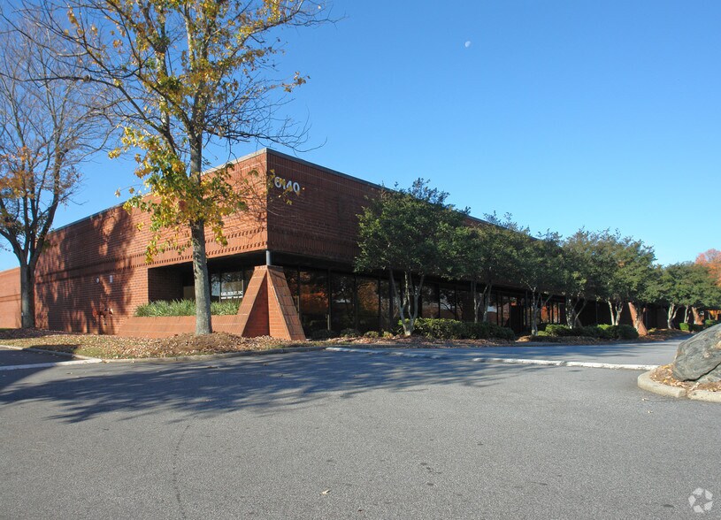 6140 Northbelt Pkwy, Norcross, GA à louer - Photo de l’immeuble – Image 1 sur 3