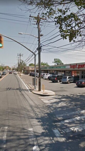 131 Main St, East Rockaway, NY à louer - Photo de l’immeuble – Image 3 sur 23