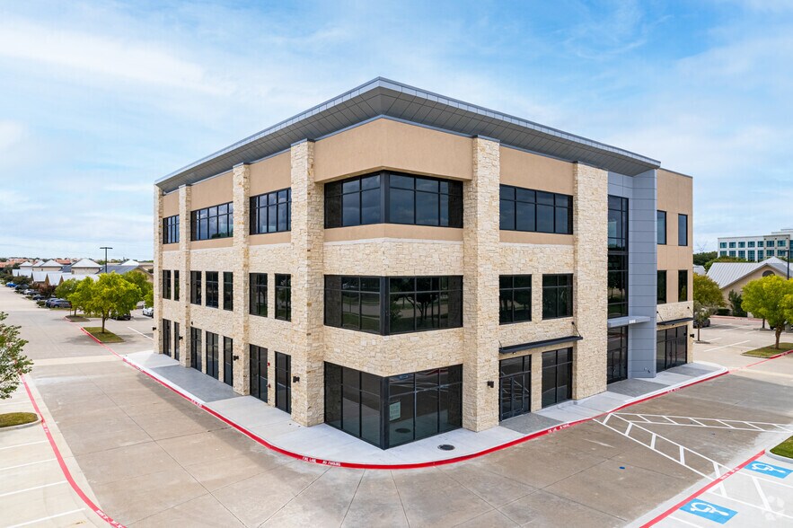 5060 Tennyson Pky, Plano, TX à vendre - Photo principale – Image 1 sur 17
