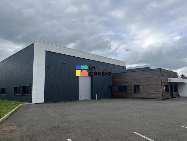 Plus de détails pour Local d'activités à louer