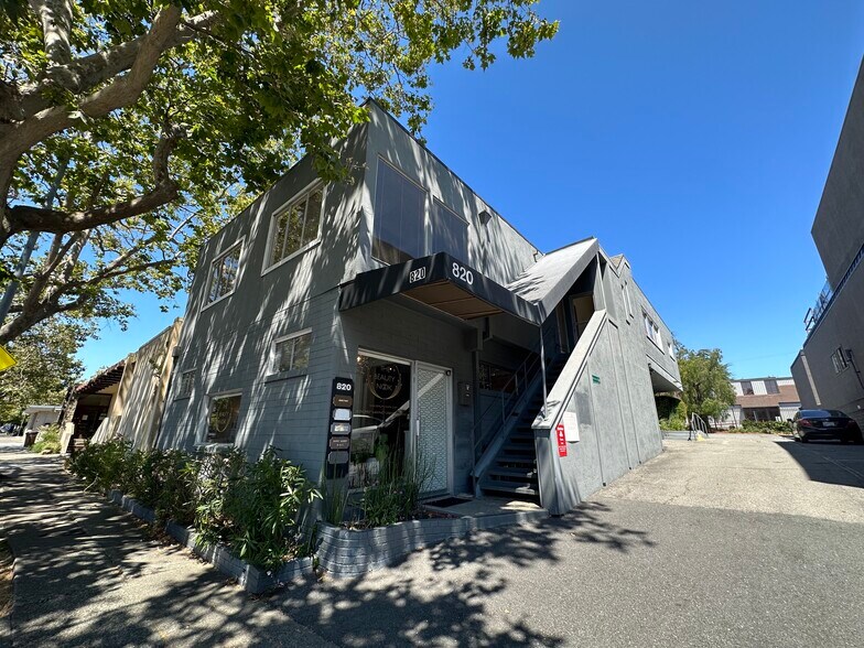 820 5th Ave, San Rafael, CA à vendre - Photo principale – Image 1 sur 15