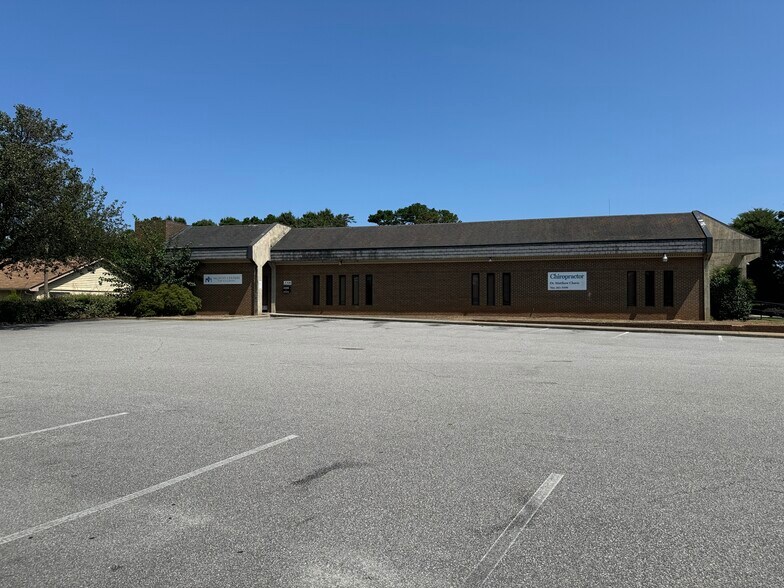 2208 W Roosevelt Blvd, Monroe, NC à louer - Photo principale – Image 1 sur 23