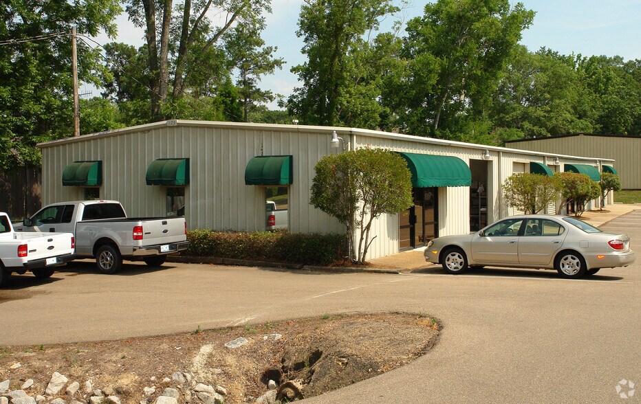 125 E Ford St, Ridgeland, MS à louer - Photo de l’immeuble – Image 2 sur 2