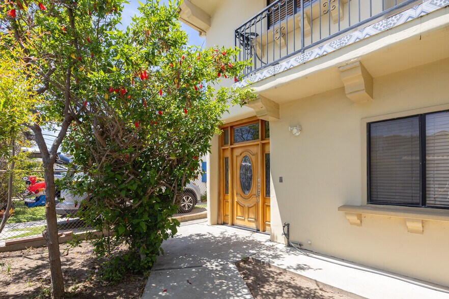 920 W Elberon Ave, San Pedro, CA à vendre - Photo de l’immeuble – Image 2 sur 16