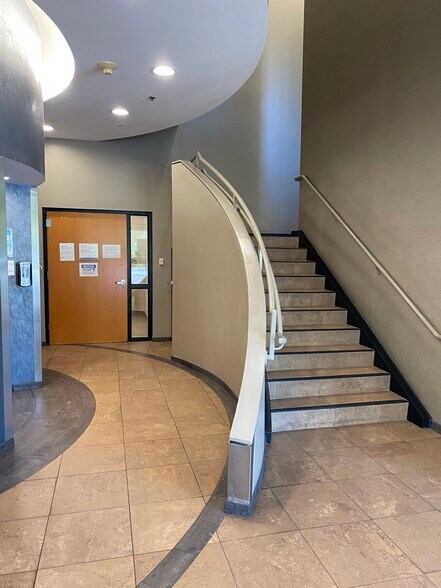 714 Gravois Rd, Fenton, MO à louer - Hall d’entrée – Image 2 sur 4