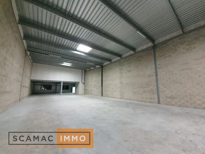 Industriel/Logistique dans Lisses à louer - Photo de l’immeuble – Image 3 sur 4