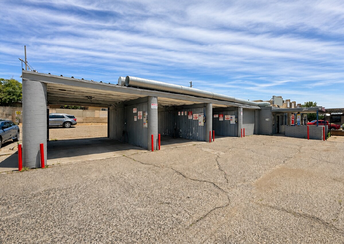 1706 Juan Tabo Blvd NE, Albuquerque, NM à vendre Photo de l’immeuble– Image 1 sur 11