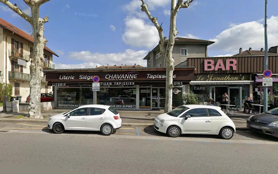 Local d’activités dans Annecy à louer - Photo de l’immeuble – Image 1 sur 3