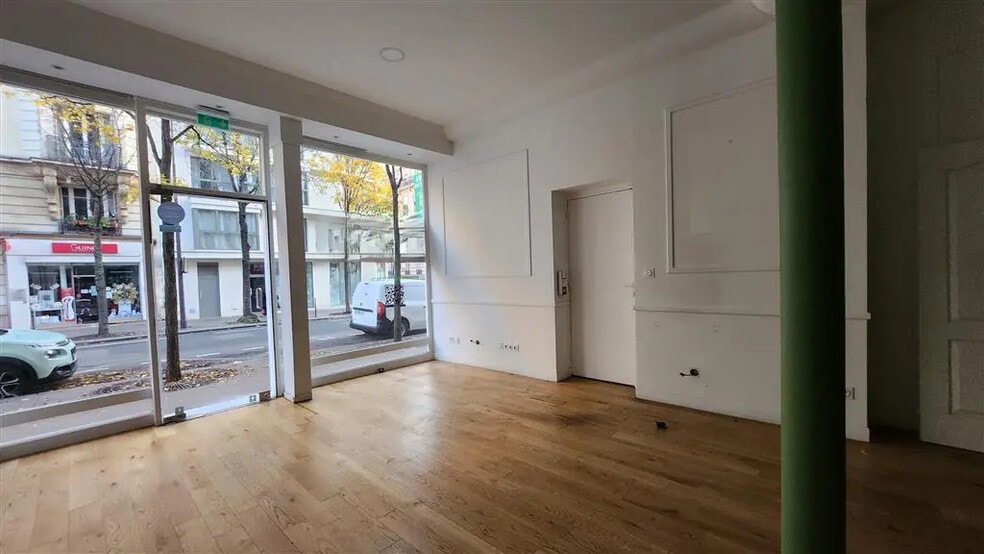 Local commercial dans Paris à louer - Photo de l’immeuble – Image 3 sur 7