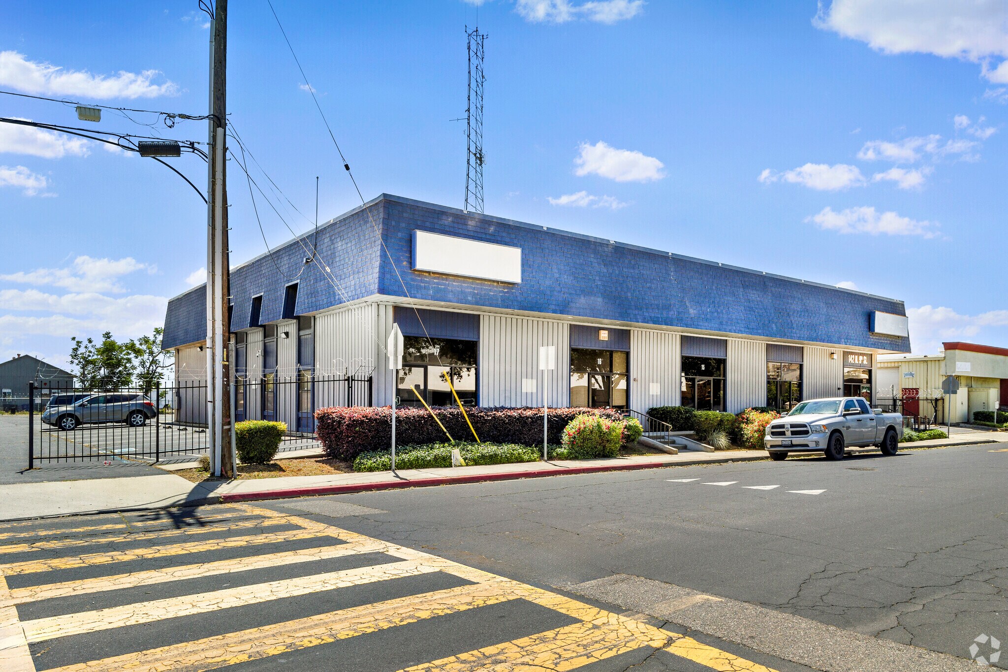 142 N 9th St, Modesto, CA à louer Photo principale– Image 1 sur 48