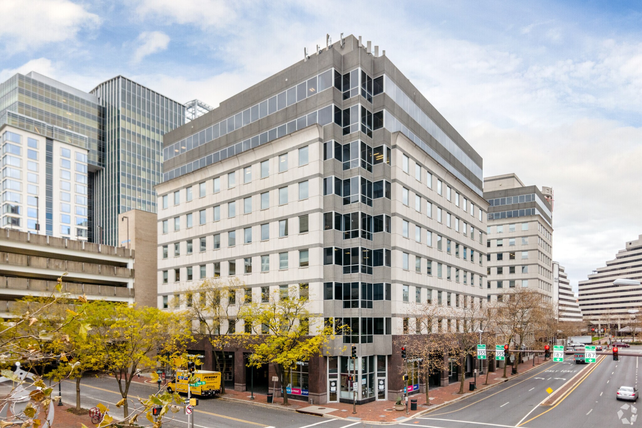 4600 East West Hwy, Bethesda, MD à louer Photo principale– Image 1 sur 13