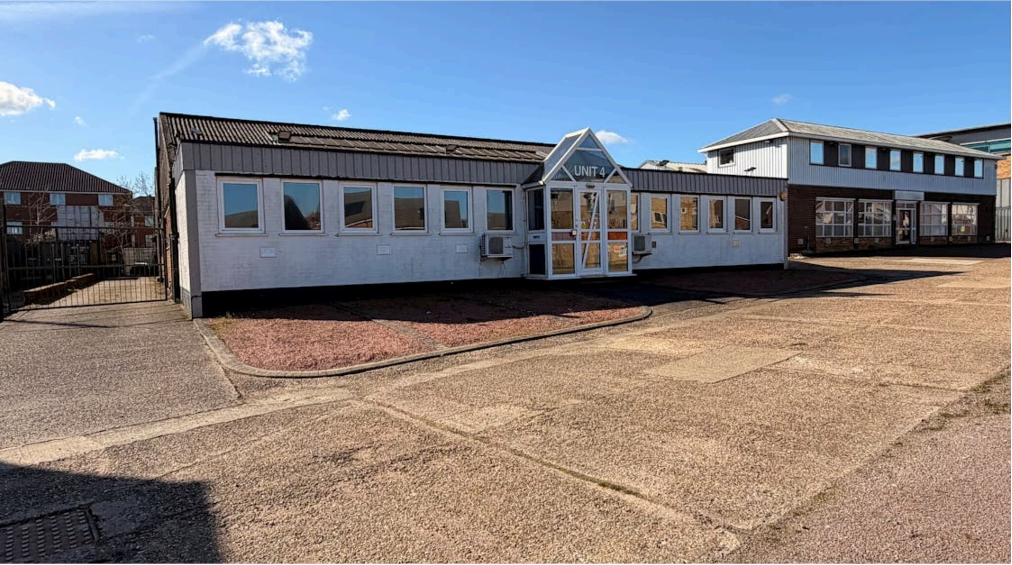 Hill Farm Av, Watford à louer Photo de l’immeuble– Image 1 sur 7