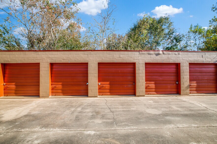 2002 N Main St, Liberty, TX à vendre - Photo de l’immeuble – Image 3 sur 4