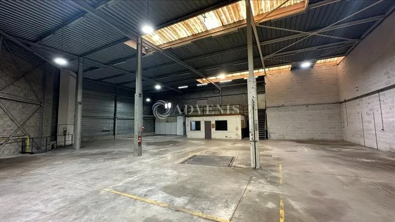 Local d’activités dans Noisy-le-Sec à louer - Photo de l’immeuble – Image 1 sur 10