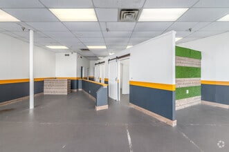 6444 Pearl Rd, Parma Heights, OH à louer Photo intérieure– Image 2 sur 6