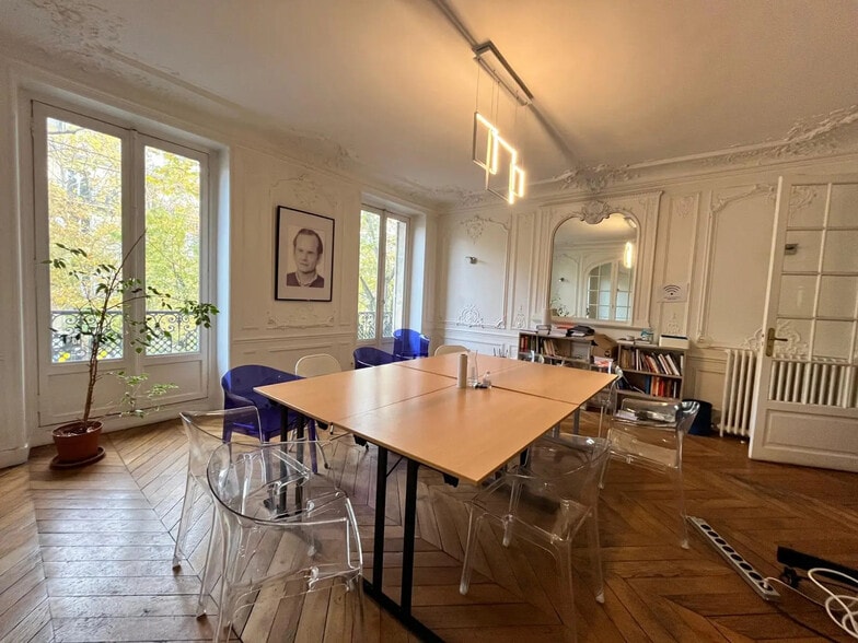 137 Boulevard De Magenta, Paris à louer - Photo de l’immeuble – Image 3 sur 11