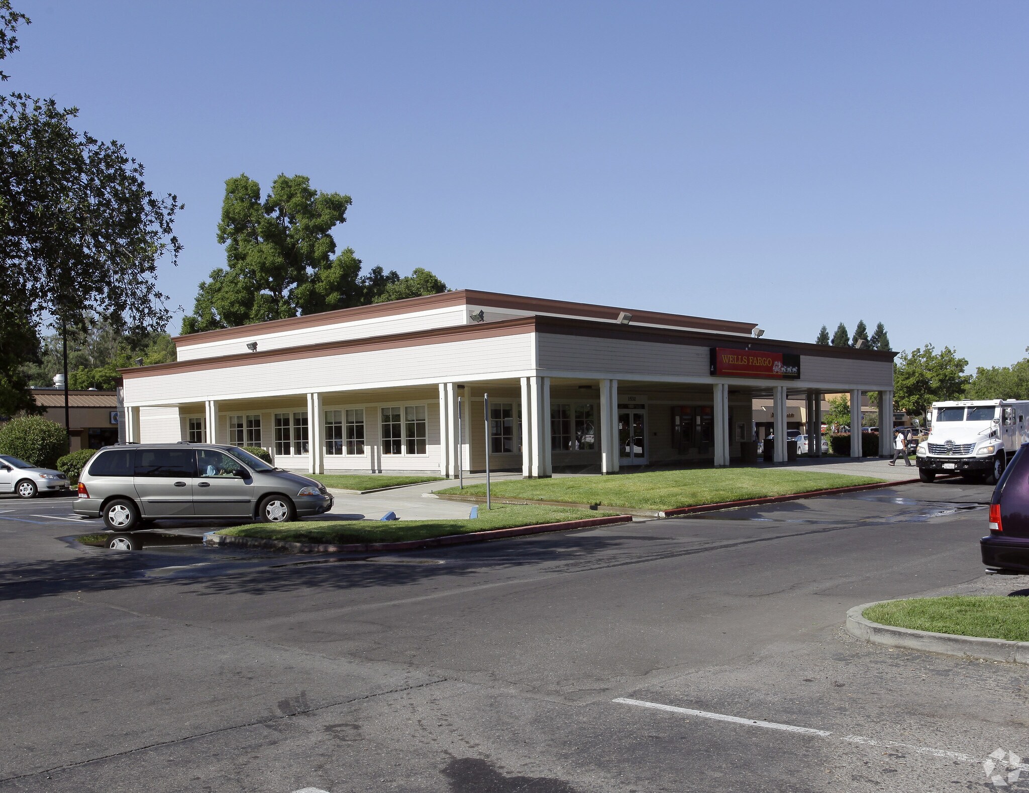 1532 W El Camino Ave, Sacramento, CA à vendre Photo principale– Image 1 sur 4