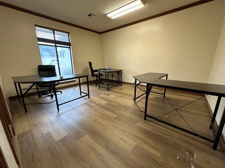 428 W 15th St, Edmond, OK à louer - Photo de l’immeuble – Image 3 sur 5