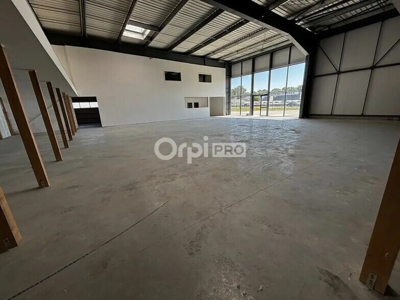 Local d’activités dans Plougoumelen à louer - Photo intérieure – Image 3 sur 9