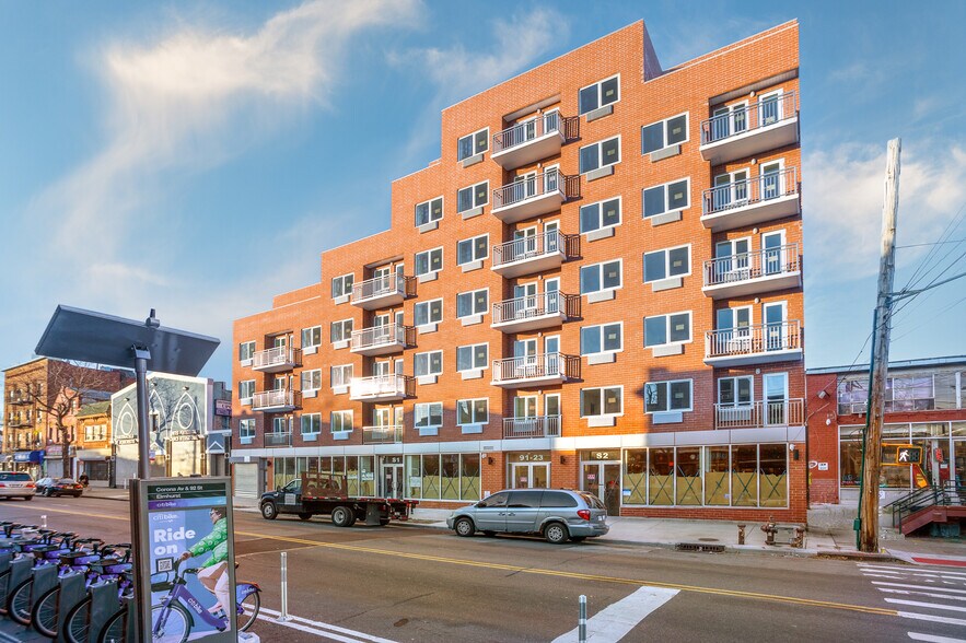 91-23 Corona Ave, Flushing, NY à vendre - Photo de l’immeuble – Image 1 sur 13