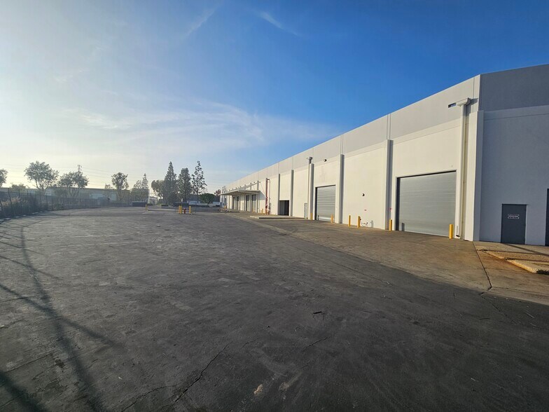 6300-6340 Valley View St, Buena Park, CA à louer - Photo de l’immeuble – Image 3 sur 7
