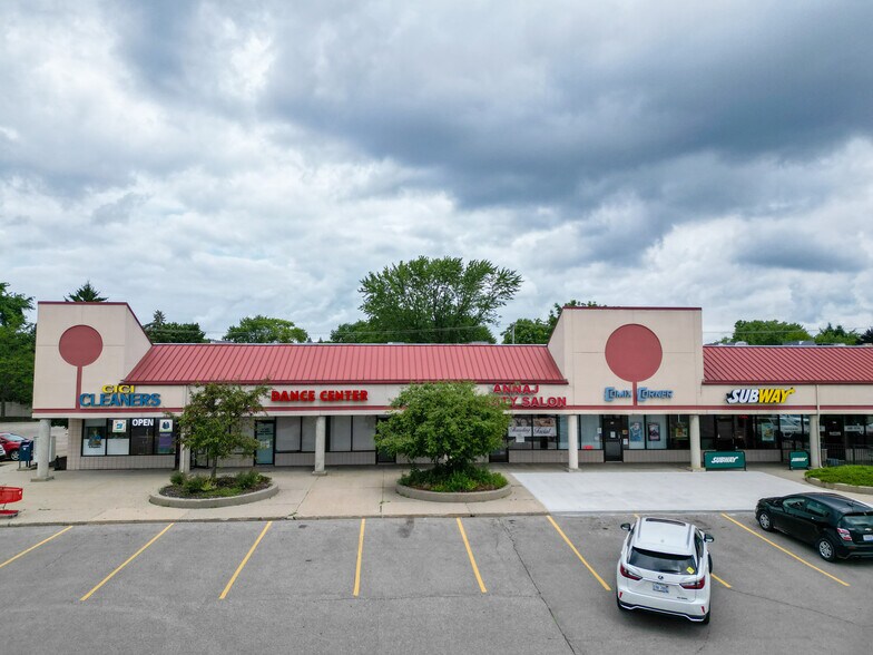 819-965 E Auburn Rd, Rochester Hills, MI à louer - Photo de l’immeuble – Image 3 sur 5