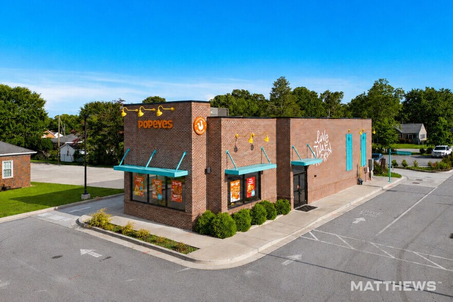 72 E Franklin St, Hartwell, GA à vendre - Photo de l’immeuble – Image 2 sur 3