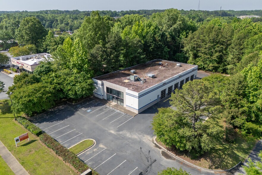 9520 Independence Blvd, Matthews, NC à vendre - Photo de l’immeuble – Image 2 sur 9