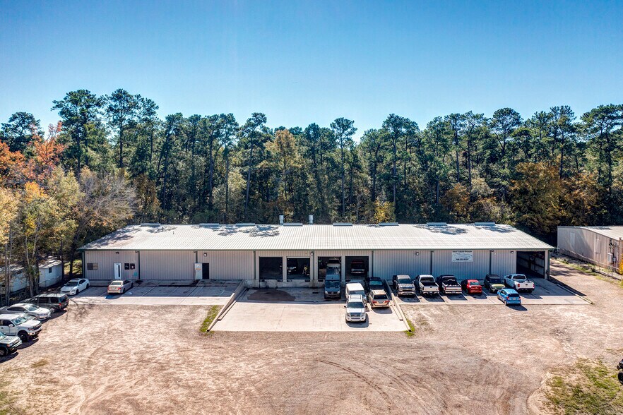 21820 E Wallis Dr, Porter, TX à louer - Photo de l’immeuble – Image 2 sur 18