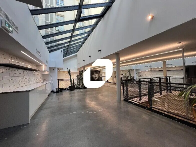 Local commercial dans Paris à vendre - Photo de l’immeuble – Image 2 sur 11